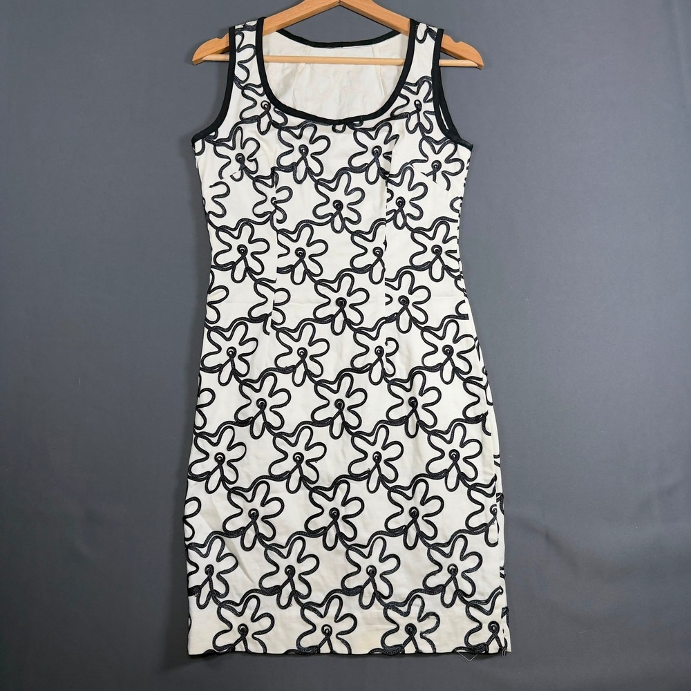 Vintage Black White Floral Embroidered Shift Dress Sleeveless Scoop Neck Knee L